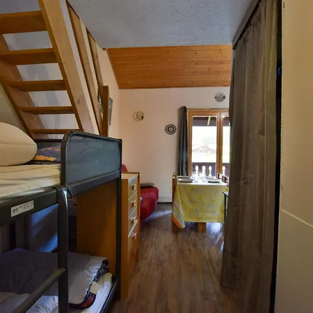 Duplex Avec Balcon Et Parking à Bernex, Proche Remontées Mécaniques - Fr-1-498-36